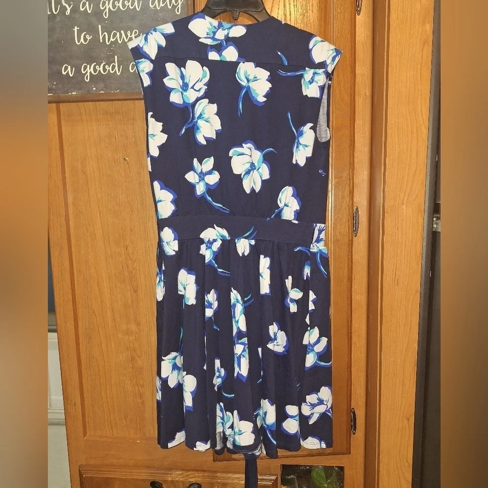 A Draper James Blue and White Floral Dress In A Size Medium. 100% Pima Cotton